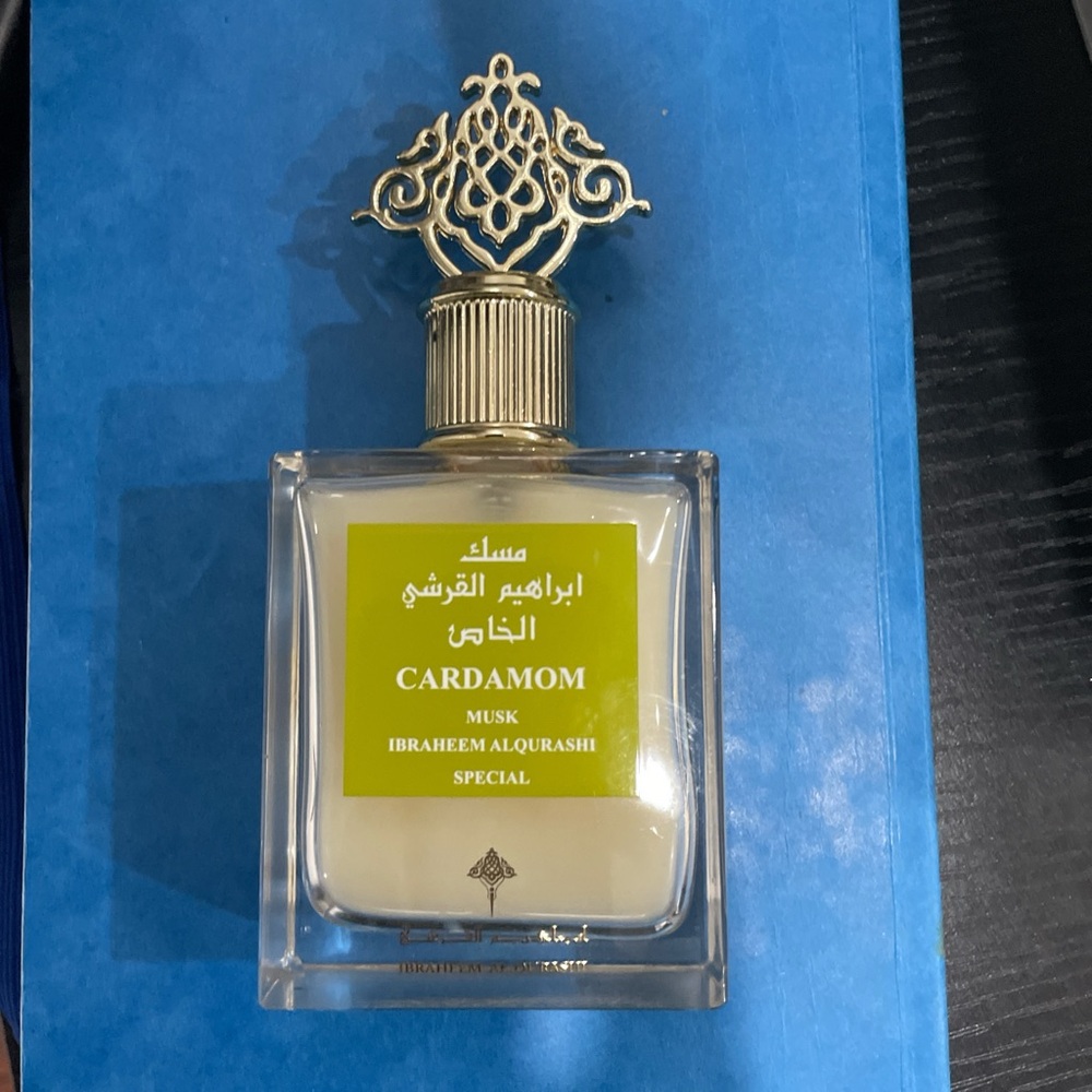 Cardamom Musk Perfume - Gold and Cream